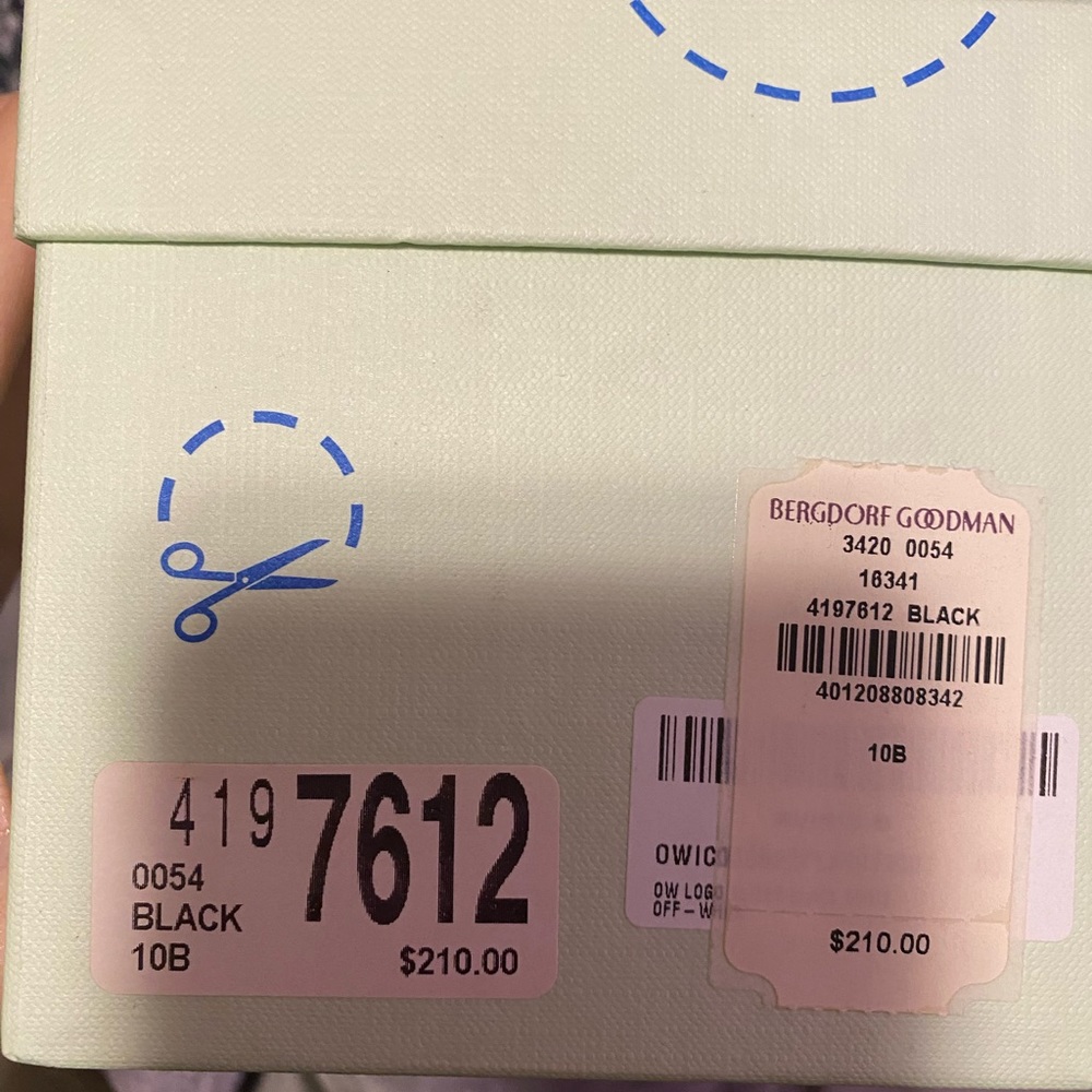 Off white slides - Picture 3 of 4